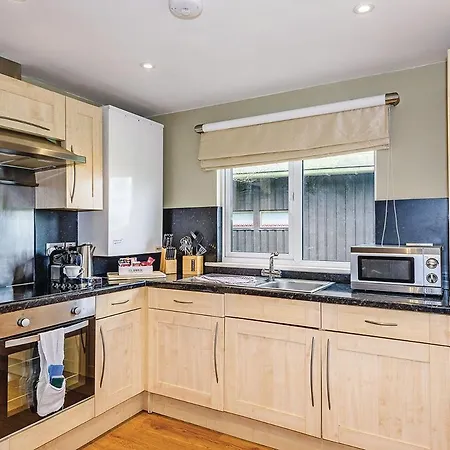 Brockwood Hall Lodges *