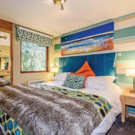 Brockwood Hall Lodges